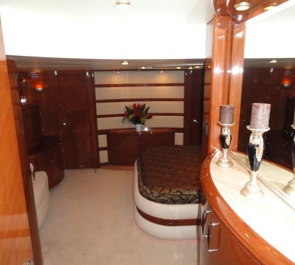 ESCAPE BY SEA - Master Cabin View 2