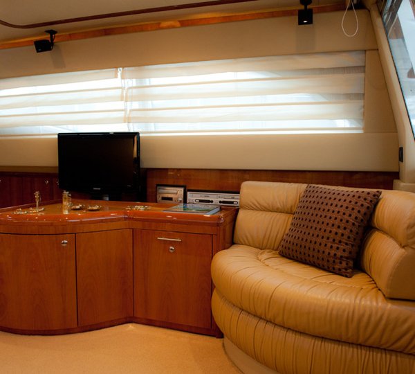 ESPERANCE III -  Salon Detail