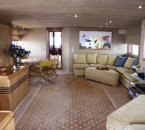 El Chris Upper Saloon