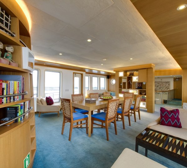 Expedition yacht SALILA - Formal Dining