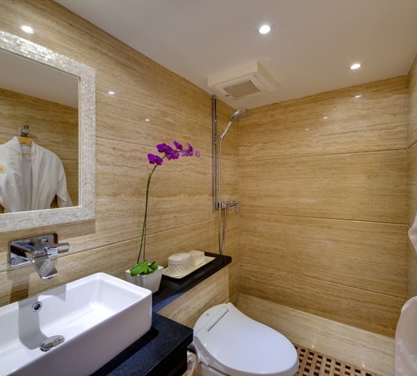 Expedition yacht SALILA - Guest Ensuite 2