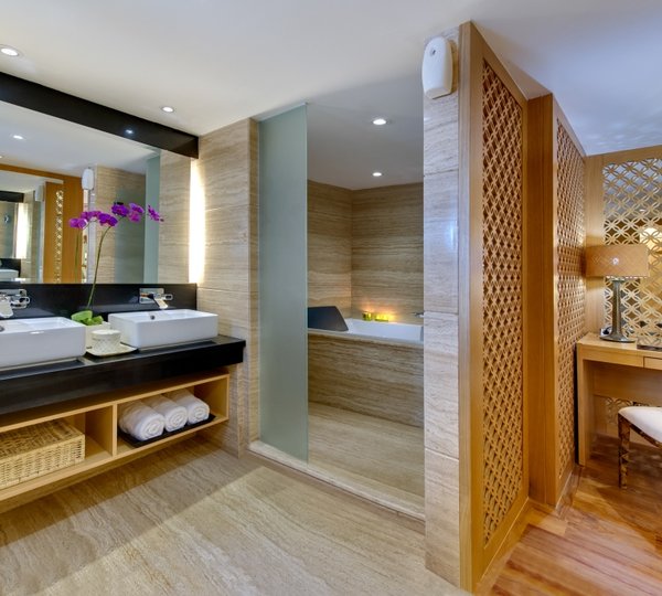 Expedition yacht SALILA - Master Cabin Ensuite