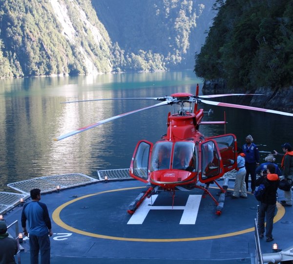 Explorer Yacht ATMOSPHERE -  Helipad