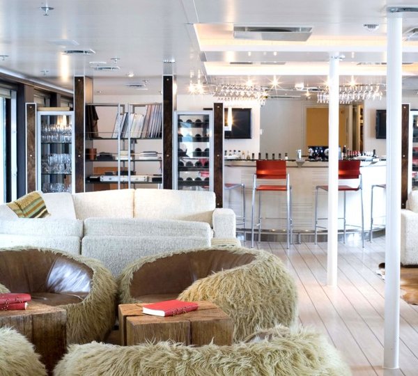 Explorer Yacht ATMOSPHERE - Salon Seating