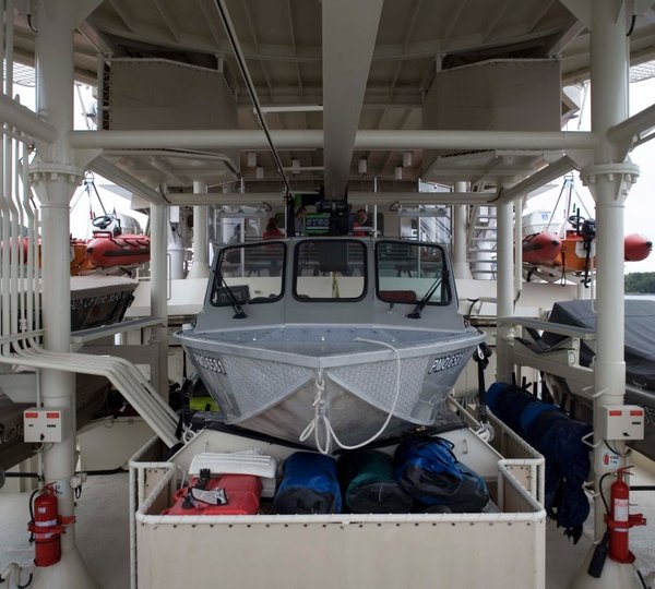 Explorer Yacht ATMOSPHERE - Tender