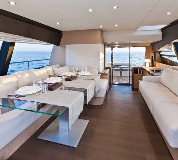 FERETTI 62 -  Salon and Dining