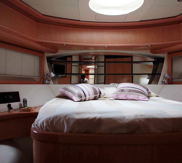 FIRE FLY - Double Cabin