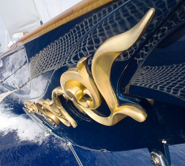 FLEURTJE -  Bow detail