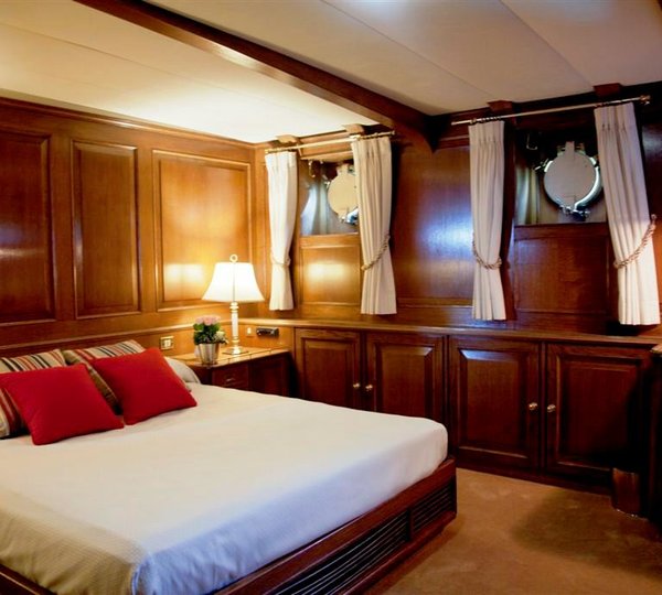 FLEURTJE -  Master Cabin 3