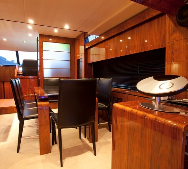 Failrline Squadron 78 XKE - Dining