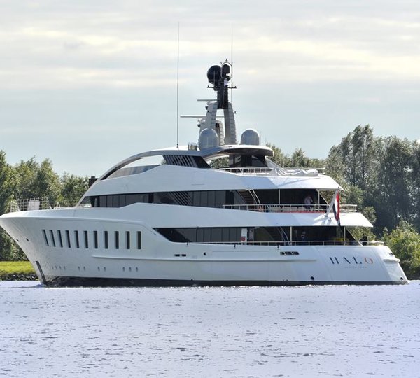 Feadship Yacht HALO - aft view - Photo by Jan Ramaker and Feadship Fanclub