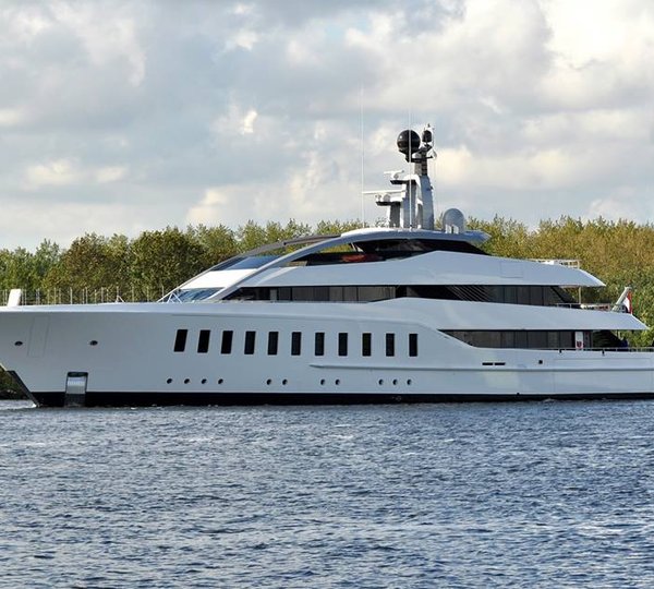 Feadship motor yacht HALO (hull 810) - Photo by Jan Ramaker and Feadship Fanclub