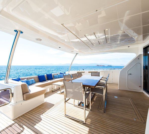 Ferretti 96 JAG B - Aft deck