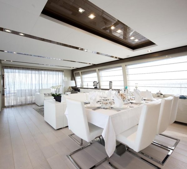 Ferretti 96 JAG B - Formal dining