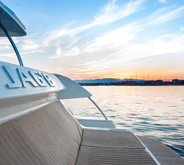 Ferretti 96 JAG B - Stern detail