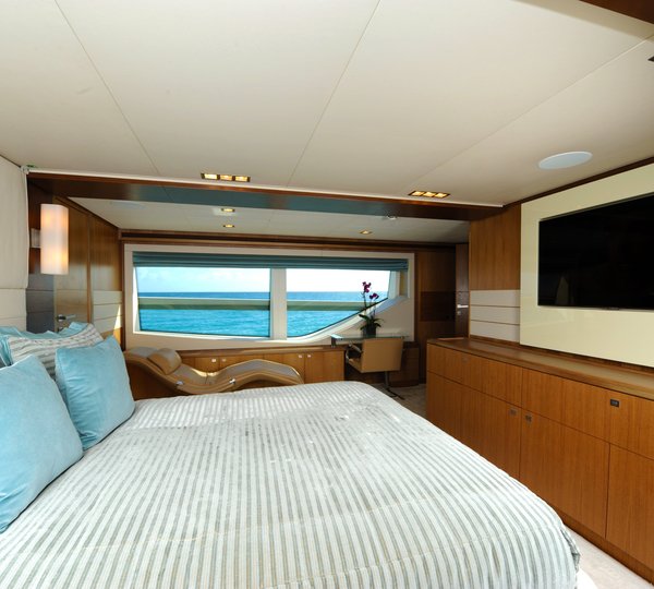 Ferretti AMORE MIO - Master stateroom