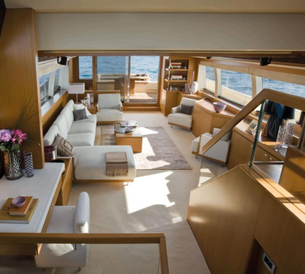 Ferretti Altura 840 Interior