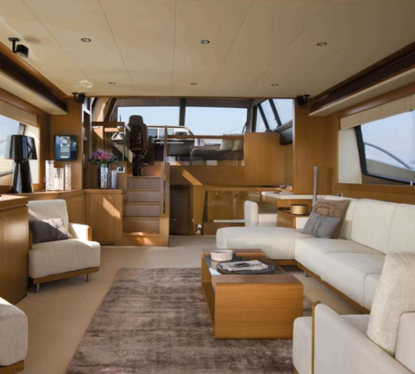 Ferretti Altura 840 Motor Yacht - Salon