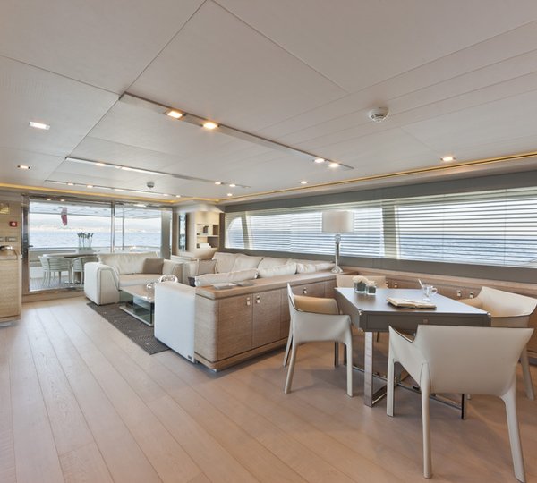 Ferretti Custom Line Superyacht ZIACANAIA - Saloon