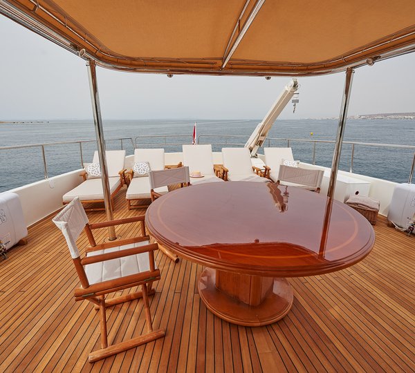 Ferretti Motor Yacht IMAGINE - Sundeck