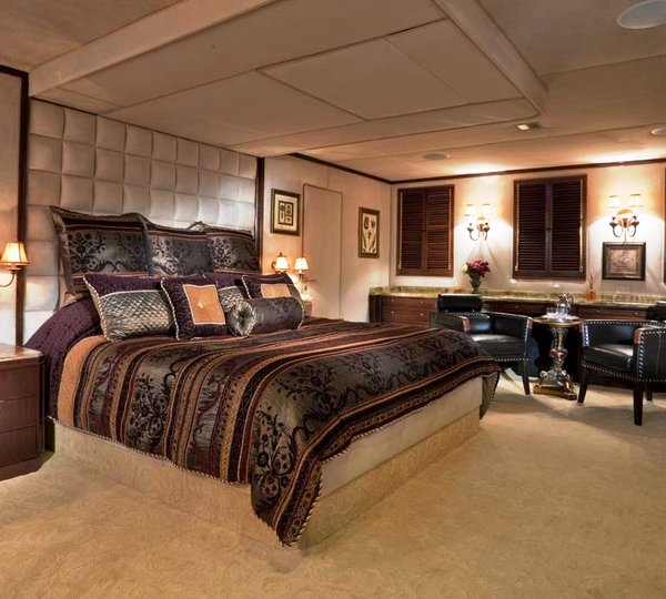 GOLDEN COMPASS -  Master Stateroom