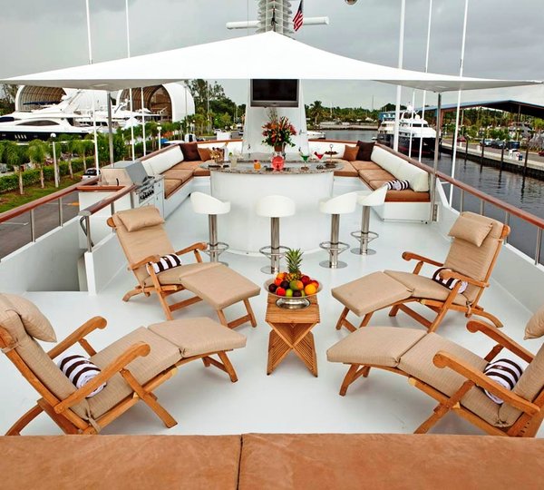 GOLDEN COMPASS -  Sundeck