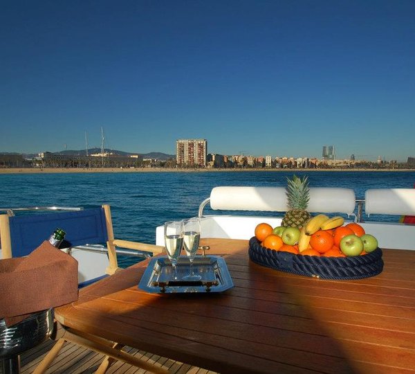 GOLDFINGER Alfresco dining