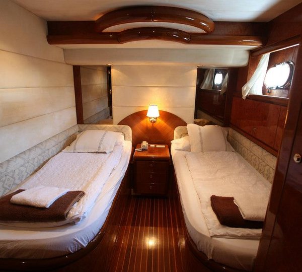 GOLDFINGER Twin cabin