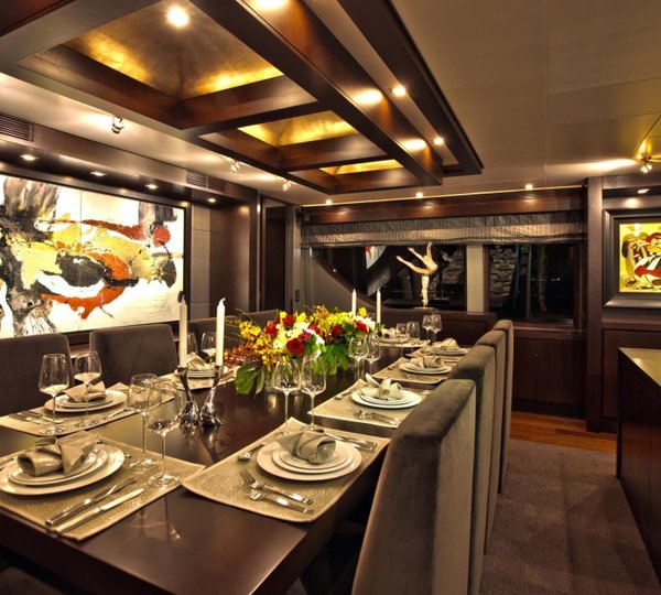 GRANDE - Formal dining