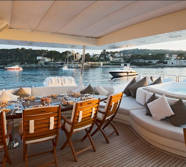 GRANDE - Sundeck alfresco dining