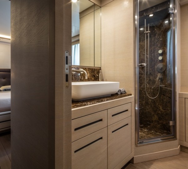 Gipsy - guest bathroom