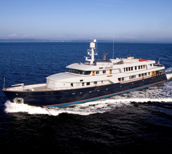 Golf Charter Yacht Stargazer -  Underway