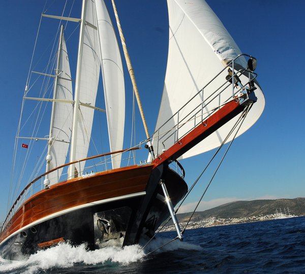 Gulet CARPE DIEM V -  Forward View Sailing