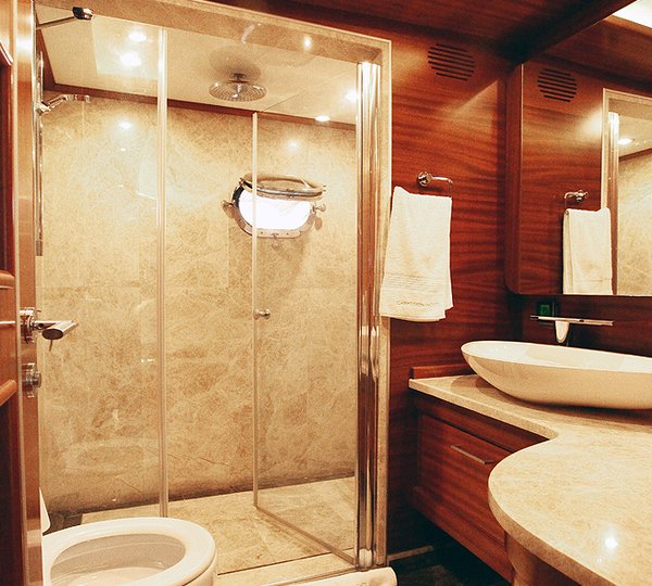 Gulet CARPE DIEM V -  Master Bathroom