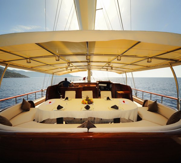 Gulet DEAR LILA - Aft Deck