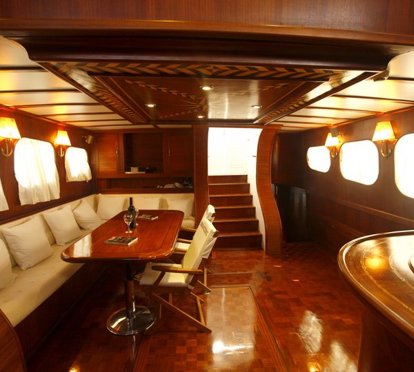 Gulet Esma Sultan II -  Main Salon