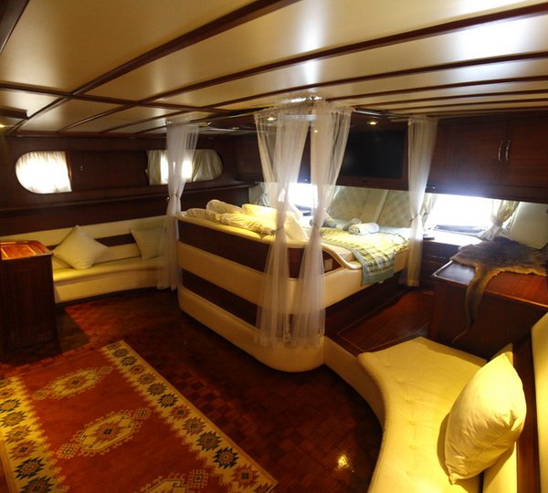 Gulet Esma Sultan II -  Master Cabin