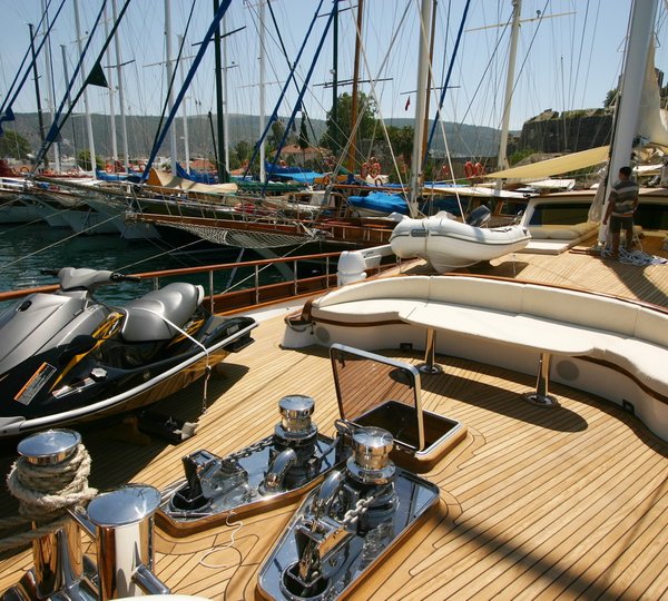 Gulet KAYA GUNERI V -  Foredeck