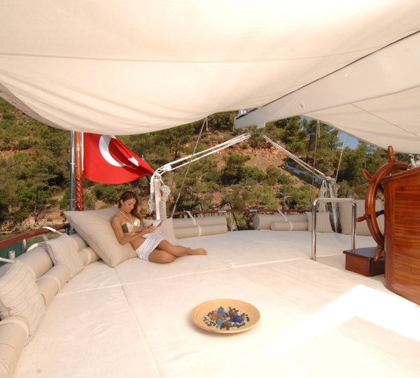 Gulet MARENOSTRUM - Aft deck large sunpad shaded