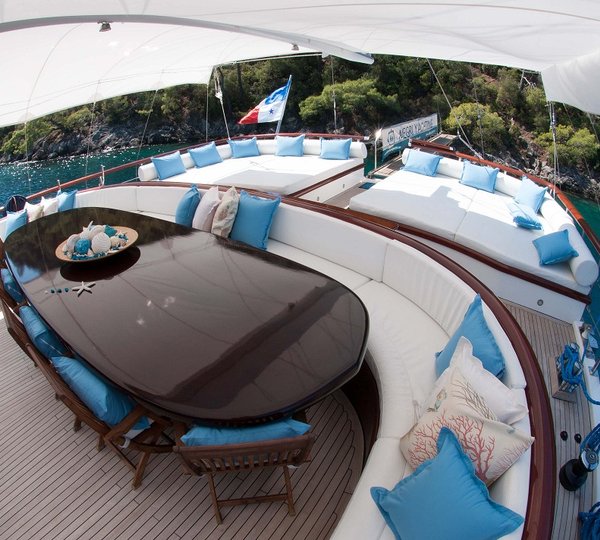 Gulet SMILE - Alfresco dining