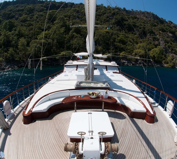 Gulet SMILE - Foredeck
