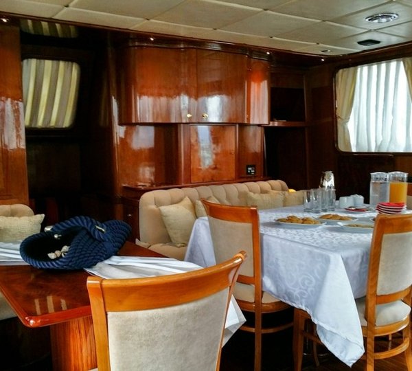 Gulet TROIA - Formal Dining