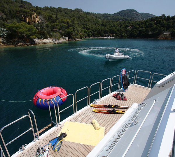 HAPPY DOLPHIN - Water Sports