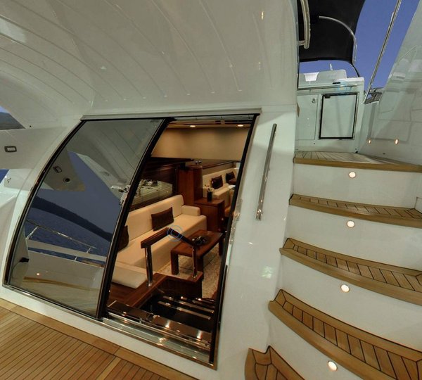 HARVEST MOON - Aft Deck