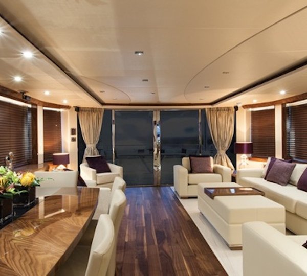 HIGH ENERGY Yacht - Saloon