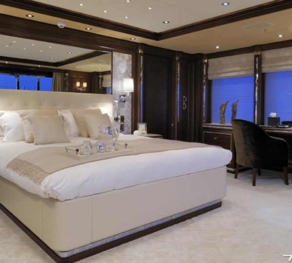 Hakvoort Motor Yacht MIRGAB VI Stateroom