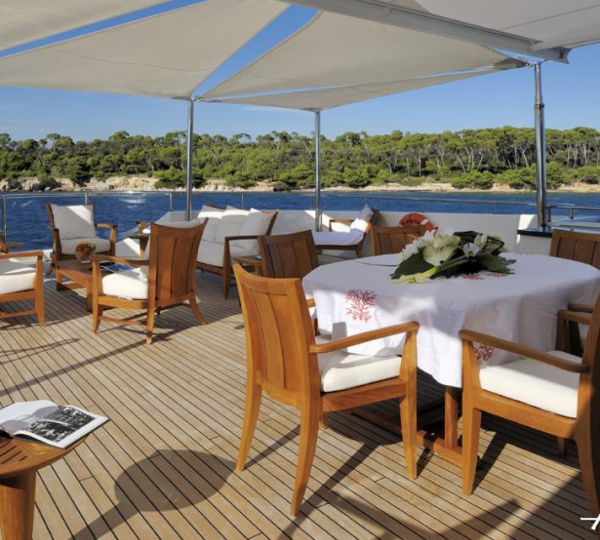 Hakvoort Motor Yacht Mirgab VI exterior spaces