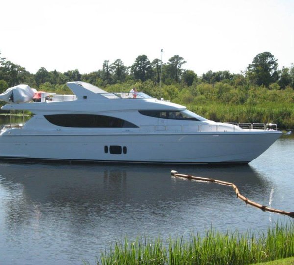 Hatteras 80 Motor Yacht on the water