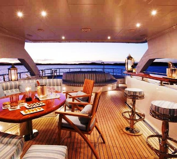 Heesen Motor yacht BLIND DATE Sundeck