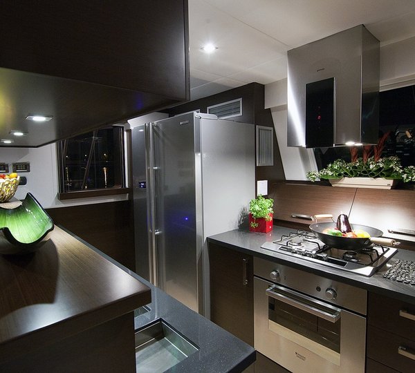 IN THE WIND - Galley